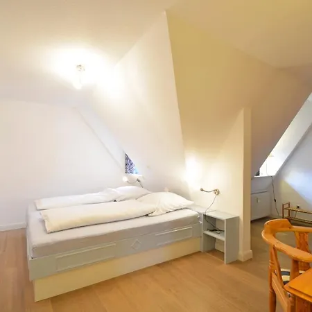 Hahnenhof 7 *
